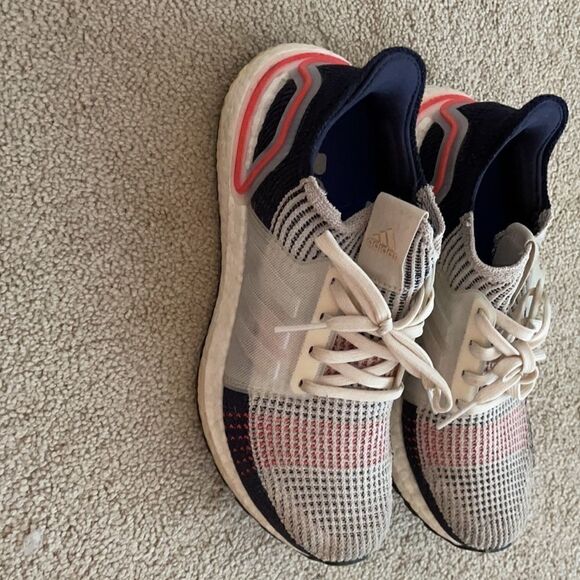ADIDAS Ultraboost Women’s 7. sold out colorway - Picture 2 of 5